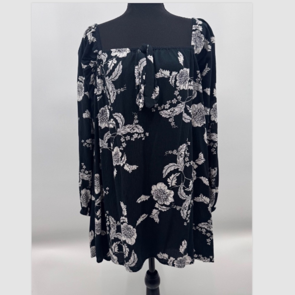 Billabong Black and White Floral Dress